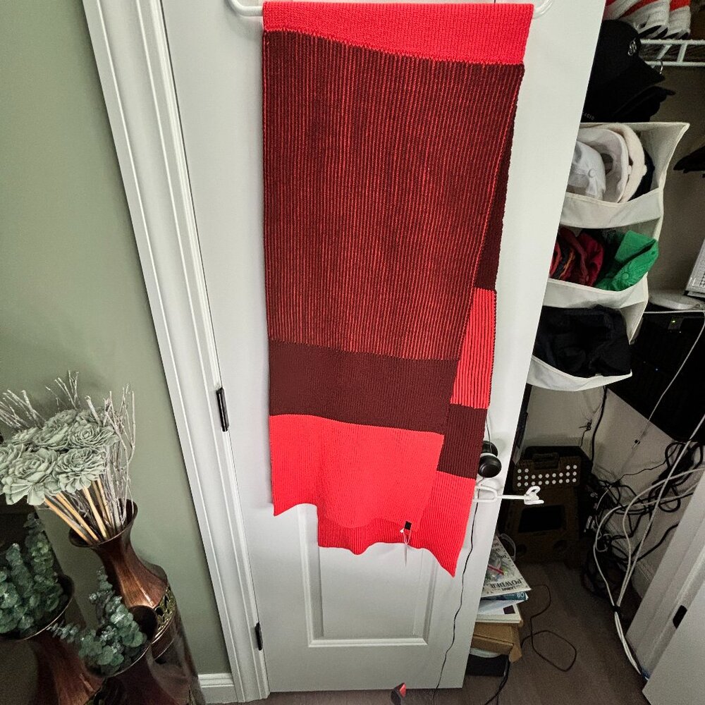 Lululemon Women's OS Texture Play Scarf Savannah/Watermelon Red - NWT